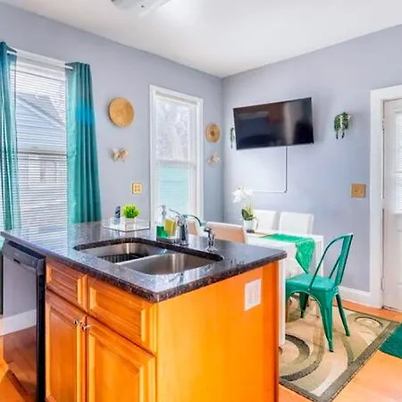 The Tremont Emerald - By Christmas Story House - Historic Charm & Modern Comfort Near Downtown With Parking, 300Mb Wifi & Self Check-In Cleveland Exterior photo