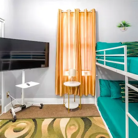 The Tremont Emerald - By Christmas Story House - Historic Charm & Modern Comfort Near Downtown With Parking, 300Mb Wifi & Self Check-In Cleveland Exterior photo