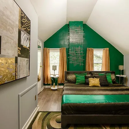 The Tremont Emerald - By Christmas Story House - Historic Charm & Modern Comfort Near Downtown With Parking, 300Mb Wifi & Self Check-In Cleveland Exterior photo