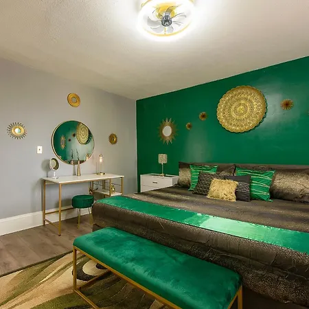 The Tremont Emerald - By Christmas Story House - Historic Charm & Modern Comfort Near Downtown With Parking, 300Mb Wifi & Self Check-In Cleveland Exterior photo