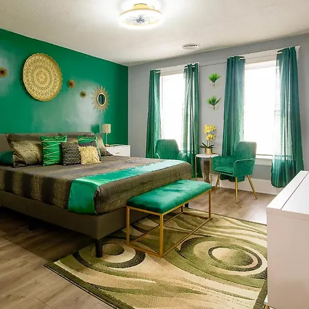 The Tremont Emerald - By Christmas Story House - Historic Charm & Modern Comfort Near Downtown With Parking, 300Mb Wifi & Self Check-In Cleveland Exterior photo