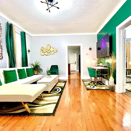 The Tremont Emerald - By Christmas Story House - Historic Charm & Modern Comfort Near Downtown With Parking, 300Mb Wifi & Self Check-In Cleveland Exterior photo