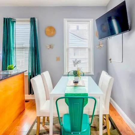 The Tremont Emerald - By Christmas Story House - Historic Charm & Modern Comfort Near Downtown With Parking, 300Mb Wifi & Self Check-In Cleveland Exterior photo