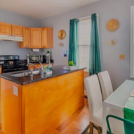 The Tremont Emerald - By Christmas Story House - Historic Charm & Modern Comfort Near Downtown With Parking, 300Mb Wifi & Self Check-In Cleveland Exterior photo