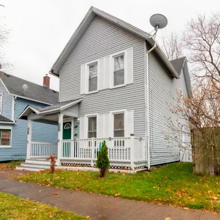 The Tremont Emerald - By Christmas Story House - Historic Charm & Modern Comfort Near Downtown With Parking, 300Mb Wifi & Self Check-In Cleveland Exterior photo