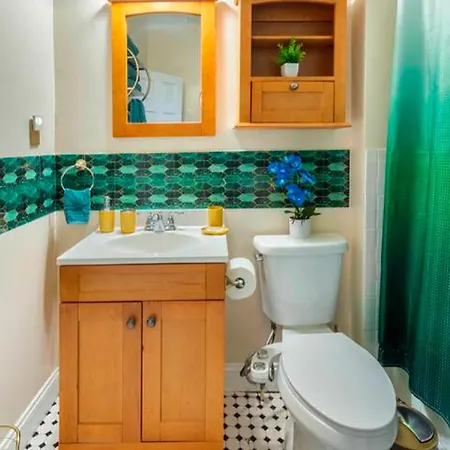 The Tremont Emerald - By Christmas Story House - Historic Charm & Modern Comfort Near Downtown With Parking, 300Mb Wifi & Self Check-In Cleveland Exterior photo