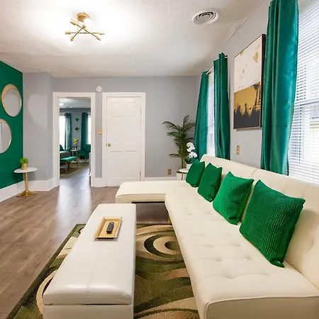 The Tremont Emerald - By Christmas Story House - Historic Charm & Modern Comfort Near Downtown With Parking, 300Mb Wifi & Self Check-In Cleveland Exterior photo