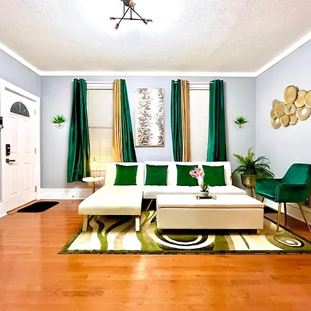 The Tremont Emerald - By Christmas Story House - Historic Charm & Modern Comfort Near Downtown With Parking, 300Mb Wifi & Self Check-In Cleveland Exterior photo
