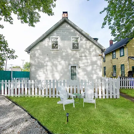 The Tremont Emerald - By Christmas Story House - Historic Charm & Modern Comfort Near Downtown With Parking, 300Mb Wifi & Self Check-In Cleveland Exterior photo